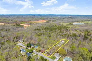 3044 Saddle Creek Dr, Gainesville, GA 30507 - Photo 2