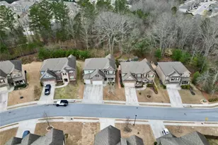 3178 Ivy Crossing Dr, Buford, GA 30519 - Photo 2