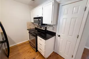 209 High Creek Dr, Roswell, GA 30076 - Photo 2