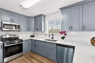 8218 Mahogany Ln, Stonecrest, GA 30038 - Photo 10