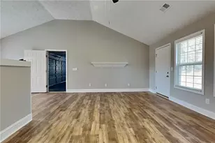 204 Cambridge Dr, Loganville, GA 30052 - Photo 4