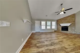 204 Cambridge Dr, Loganville, GA 30052 - Photo 2