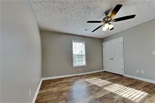 204 Cambridge Dr, Loganville, GA 30052 - Photo 12