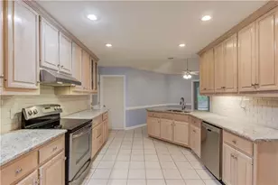 6362 Chestnut Pkwy, Flowery Branch, GA 30542 - Photo 10