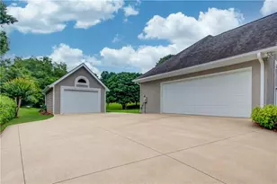 6362 Chestnut Pkwy, Flowery Branch, GA 30542 - Photo 2