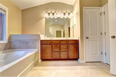 1075 Hampton Oaks Drive, Alpharetta, GA 30004 - Photo 32