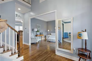 1027 Creek Side Dr, Canton, GA 30115 - Photo 4