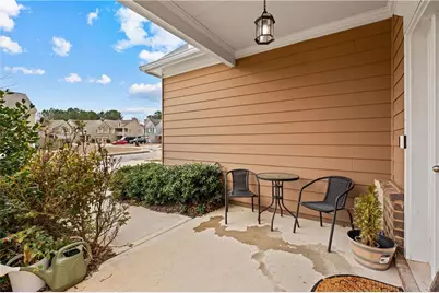 1053 Shadow Glen Dr, Fairburn, GA 30213 - Photo 4