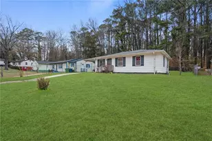 3675 Bunker Hill Dr SW, Atlanta, GA 30331 - Photo 2