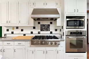 3354 Floral Ct, Suwanee, GA 30024 - Photo 10