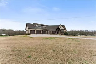 725 County Farm Rd, Jefferson, GA 30549 - Photo 2