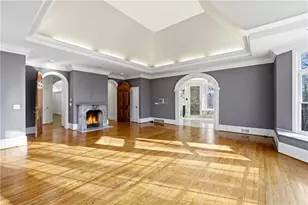 5695 Glen Errol Rd NW, Sandy Springs, GA 30327 - Photo 18