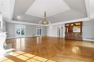 5695 Glen Errol Rd NW, Sandy Springs, GA 30327 - Photo 10