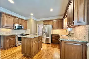 3510 Greystone Cir, Atlanta, GA 30341 - Photo 8