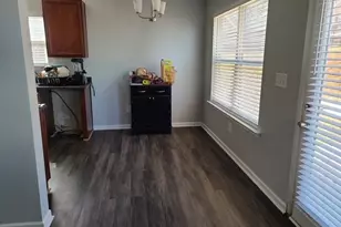 843 Lobdale Falls Dr, Lawrenceville, GA 30045 - Photo 6