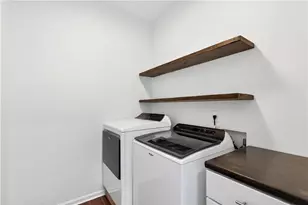 1514 Oglethorpe Dr, Suwanee, GA 30024 - Photo 18