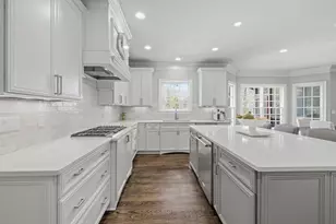 4899 Springfield Dr, Dunwoody, GA 30338 - Photo 8