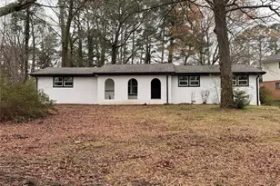 1055 Pinecrest Dr, Forest Park, GA 30297 - Photo 2