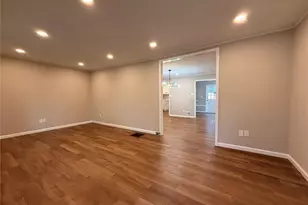 1055 Pinecrest Dr, Forest Park, GA 30297 - Photo 12