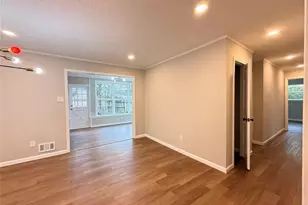 1055 Pinecrest Dr, Forest Park, GA 30297 - Photo 16