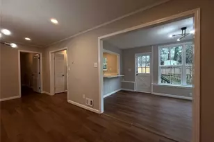 1055 Pinecrest Dr, Forest Park, GA 30297 - Photo 18