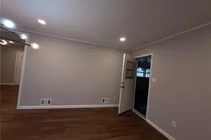 1055 Pinecrest Dr, Forest Park, GA 30297 - Photo 32