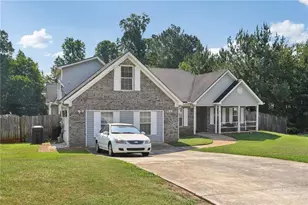 740 Pebble Blvd, Covington, GA 30016 - Photo 2