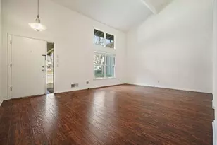 300 Cruise Ct, Roswell, GA 30076 - Photo 4