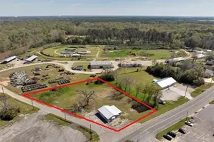 131 S Jackson St, Hawkinsville, GA 31036 - Photo 1