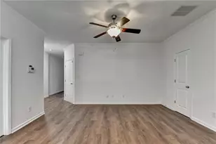 979 Parkside Wood Ct, Lawrenceville, GA 30043 - Photo 8