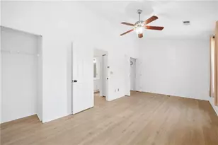 2883 Dresden Square Dr, Atlanta, GA 30341 - Photo 16