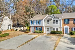 2883 Dresden Square Dr, Atlanta, GA 30341 - Photo 2