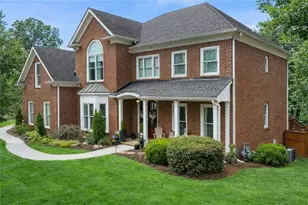 9310 Nesbit Lakes Dr, Alpharetta, GA 30022 - Photo 2