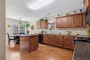 828 Cooper Lakes Ct, Grayson, GA 30017 - Photo 2