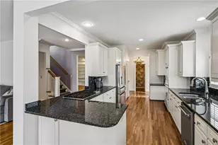 2190 Stephen Long Dr NE, Atlanta, GA 30305 - Photo 14