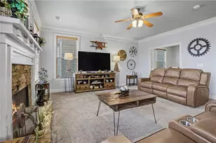 2040 Hatteras Way NW, Atlanta, GA 30318 - Photo 2