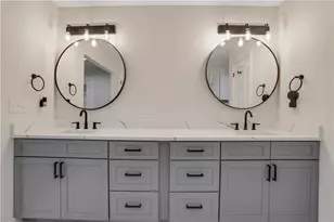 235 Holly Rd NW, Atlanta, GA 30314 - Photo 20