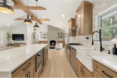 725 Starlight Lane, Atlanta, GA 30342 - Photo 12