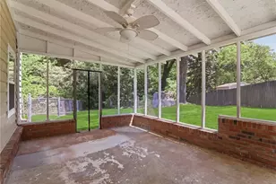 5642 Breezy Ct SW, Lilburn, GA 30047 - Photo 34