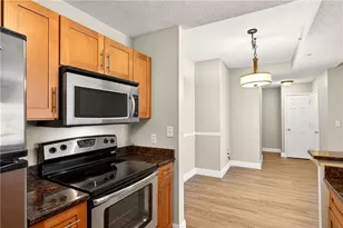 1074 Peachtree Walk NE, Atlanta, GA 30309 - Photo 18