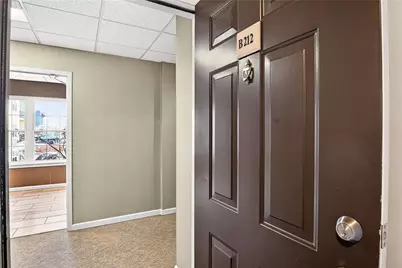 1074 Peachtree Walk NE #B212, Atlanta, GA 30309 - Photo 4