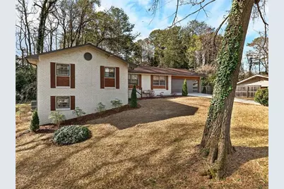 3297 N Embry Circle, Atlanta, GA 30341 - Photo 2