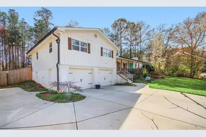 6898 Lakeshore Drive, Douglasville, GA 30135 - Photo 4