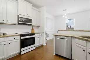 3444 Castleberry Village Cir, Cumming, GA 30040 - Photo 16