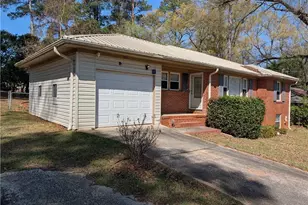 207 Kingsway Dr, Warner Robins, GA 31088 - Photo 2