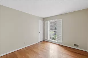 3245 Forest Creek Dr SW, Marietta, GA 30064 - Photo 14