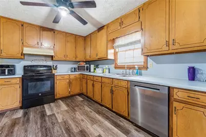 406 Hidden Valley Ct SE, Conyers, GA 30094 - Photo 8