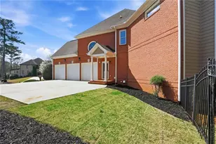 4875 Prestbury Dr, Suwanee, GA 30024 - Photo 4