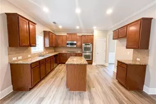 1220 Edgebrook Ln, Snellville, GA 30078 - Photo 2