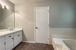 2217 Lowtrail Ct, Lithonia, GA 30058 - Photo 18